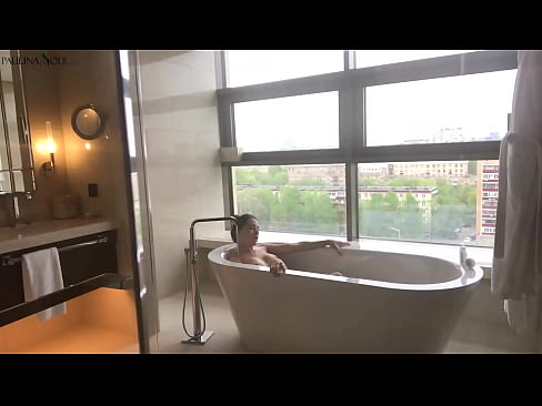 ❤️ Tremenda pupa che si masturba appassionatamente la figa in bagno ❌ Pornoal it.com-fullporner.ru ❤️